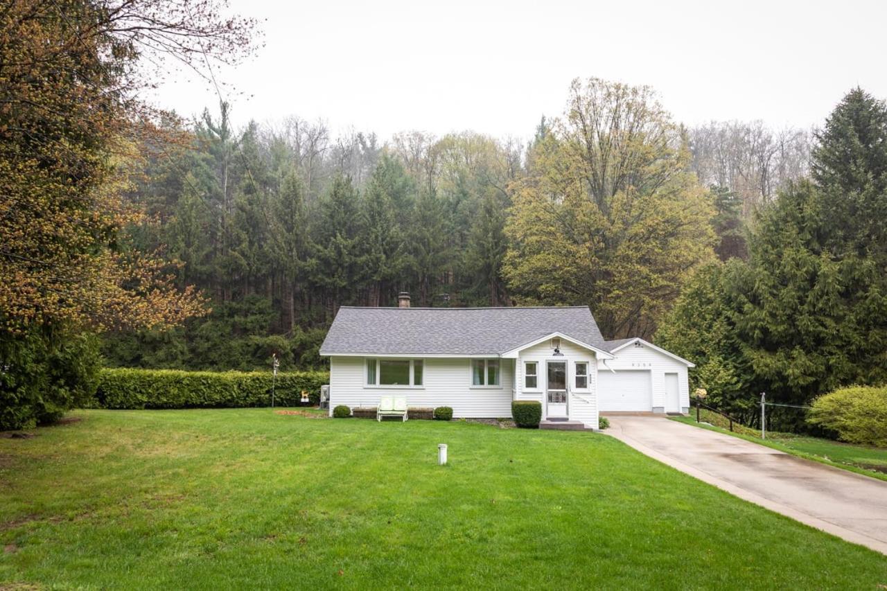 Cedar Creek Cottage Close To Downtown Traverse City Beaches And The Tart Trail Экстерьер фото